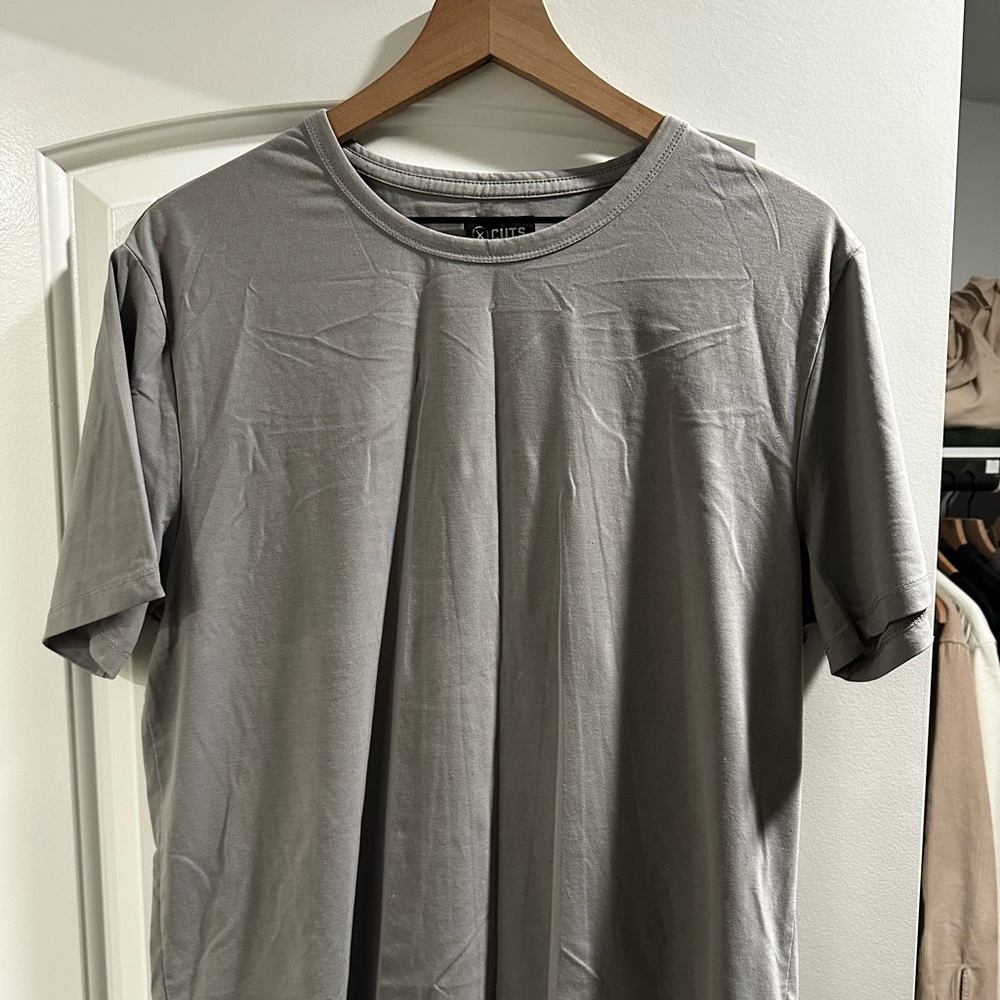 Cuts Clothing Gray Short Sleeve Tee